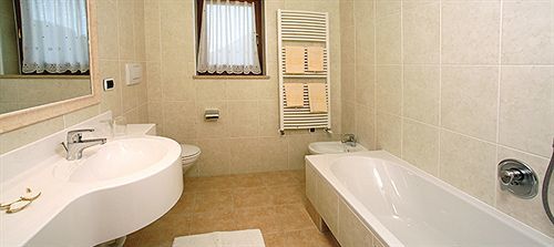 Onach Hotel 2*